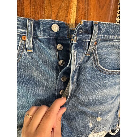 Levi’s Women's Denim Cut-Off Jean Shorts Frayed Raw Hem Button Fly Blue Size 26 - Picture 3 of 7